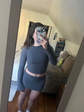 PrettyLittleThing Ribbed Long Sleeve Crop Top and Skirt Set - Charcoal